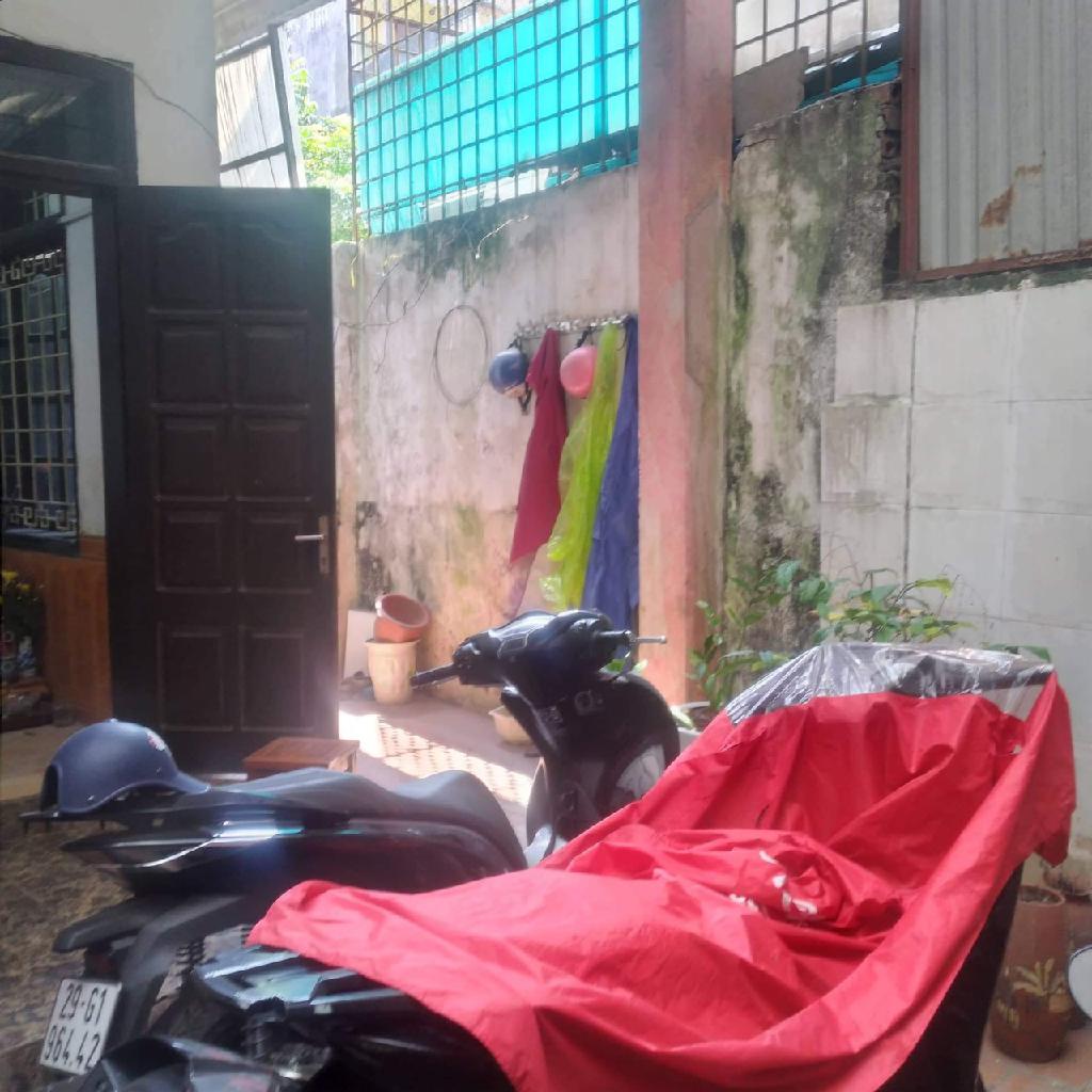 Bán nhà Chính Kinh - diện tích 90m2 2 tầng - Nhà chưa cấp sổ, có thể làm được sổ - giá 9,6 tỷ