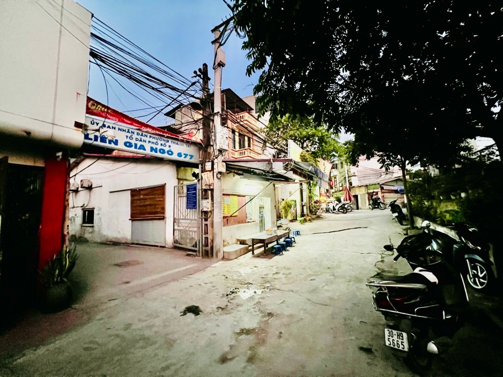 Bán nhà Nguyễn Khoái - diện tích 30m2 5 tầng - Ô tô dừng đỗ - giá 5 tỷ