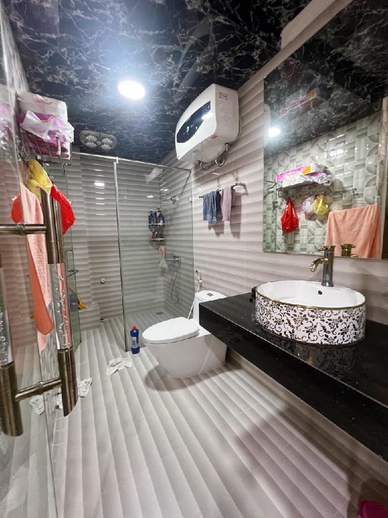 Bán nhà Định Công Hạ - diện tích 127m2 3 tầng - Mặt phố, vỉa hè rộng, kinh doanh đỉnh - giá 10,7 tỷ