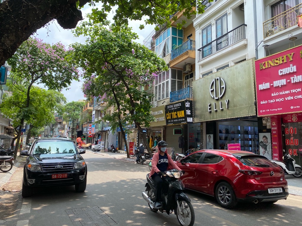 Bán nhà Trương Định - diện tích 55m2 5 tầng - Lô Góc - Mặt Phố Kinh Doanh - giá 19,5 tỷ