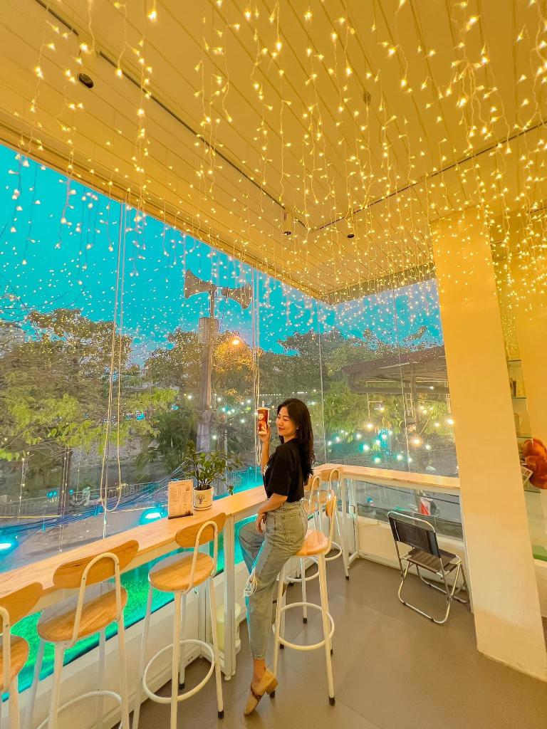 Bán nhà Thượng Đình - diện tích 16,3m2 3 tầng - Lô góc mặt phố - giá 4,2 tỷ