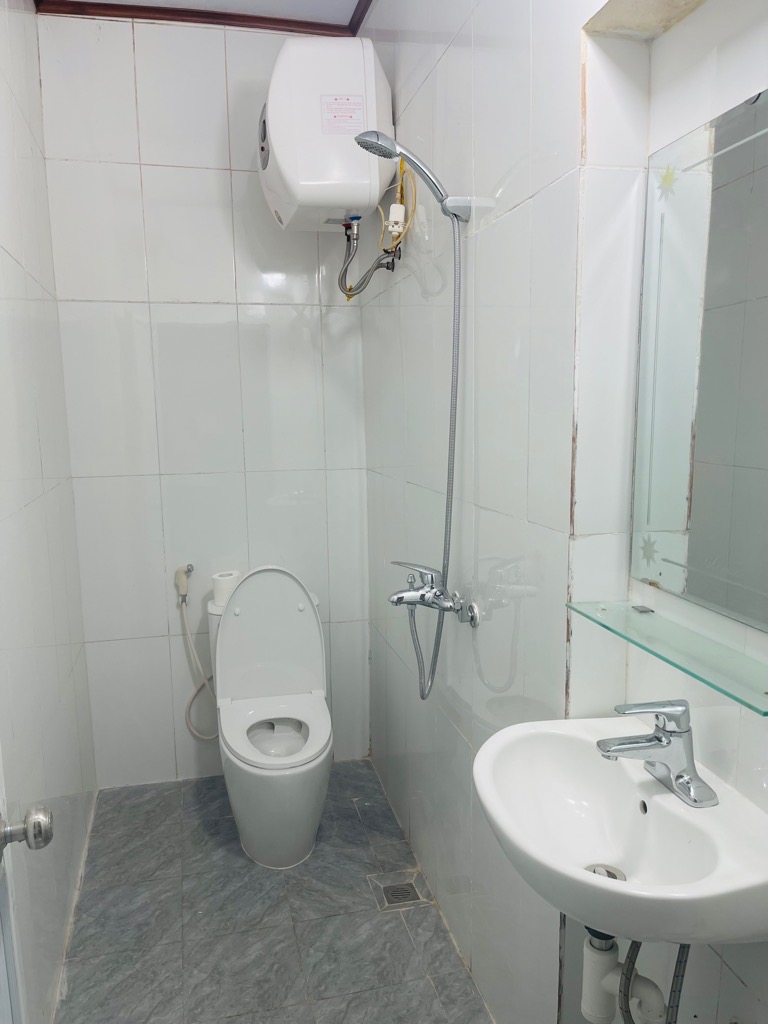 Bán nhà Thái Thịnh - diện tích 97m2 1 tầng - MẶT NGÕ Ô TÔ - KINH DOANH TỐT - giá 6,3 tỷ