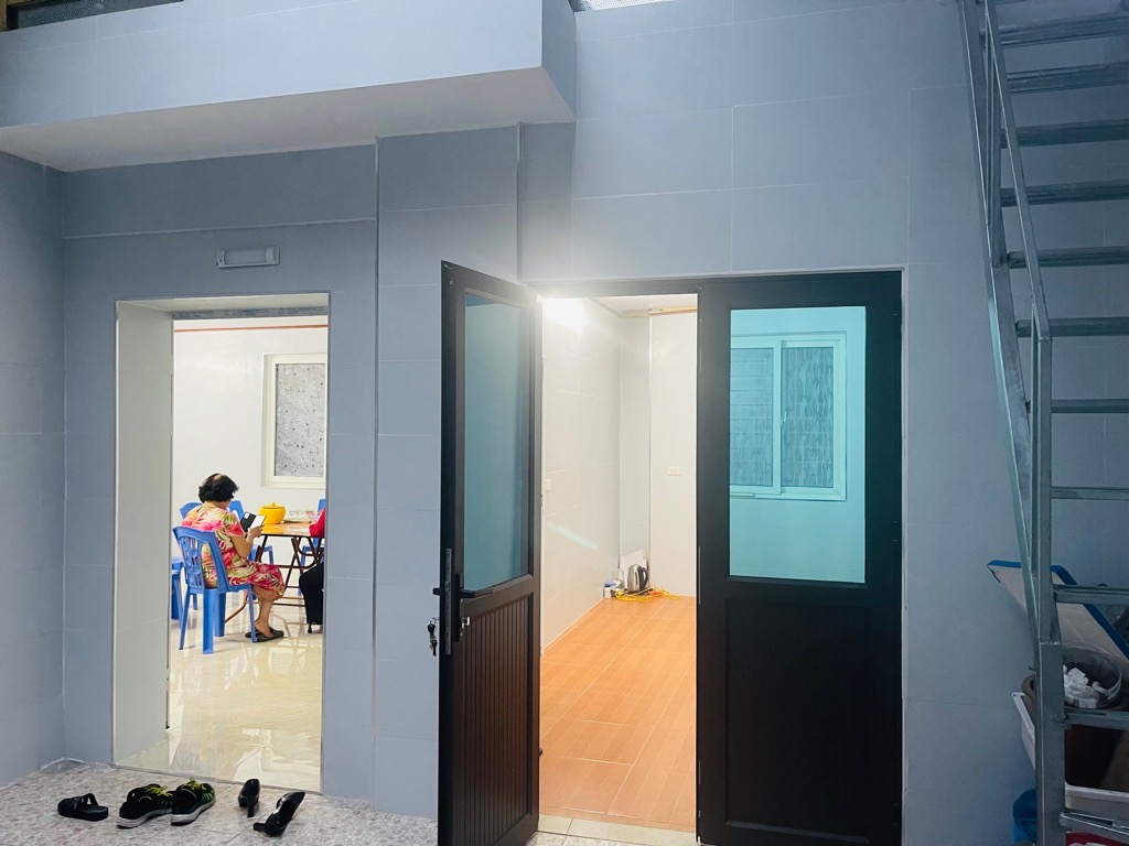 Bán nhà Thái Thịnh - diện tích 97m2 1 tầng - MẶT NGÕ Ô TÔ - KINH DOANH TỐT - giá 6,3 tỷ