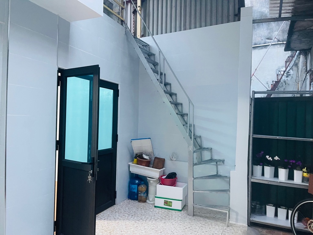 Bán nhà Thái Thịnh - diện tích 97m2 1 tầng - MẶT NGÕ Ô TÔ - KINH DOANH TỐT - giá 6,3 tỷ