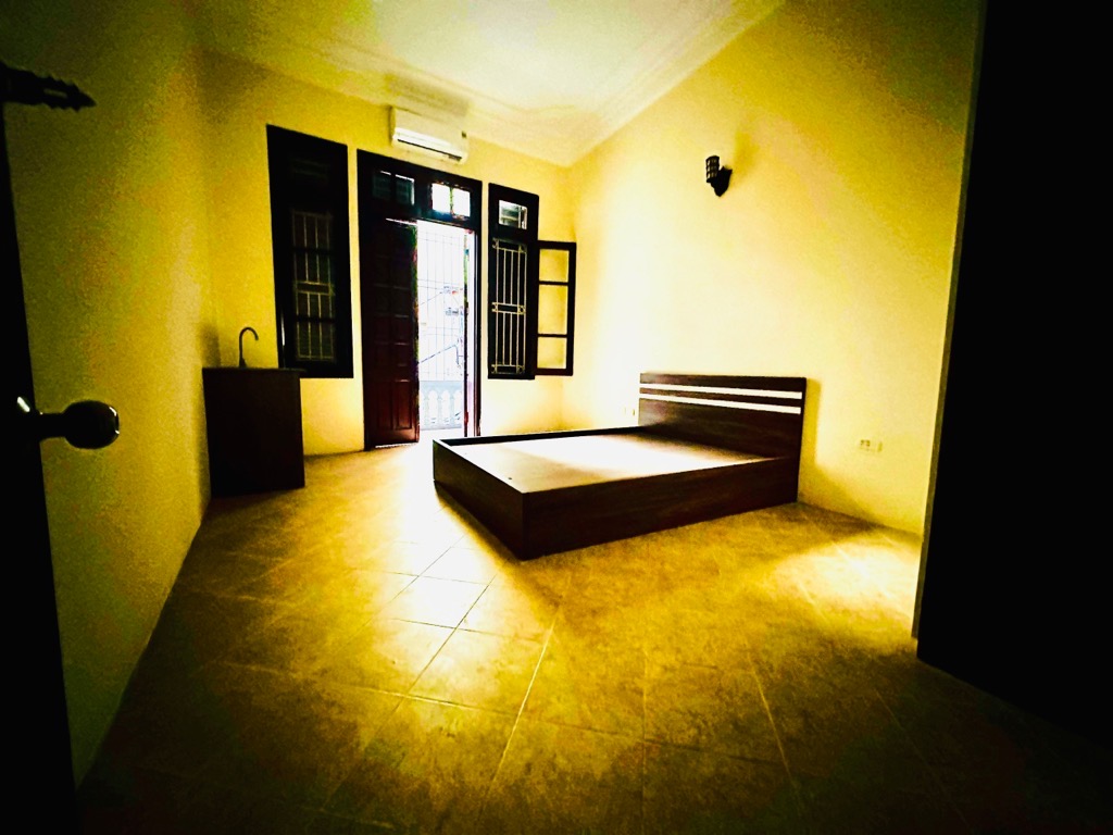 Bán nhà Tân Khai - diện tích 64m2 3 tầng - MẶT NGÕ - BA GÁC ĐỖ CỬA - giá 9,3 tỷ