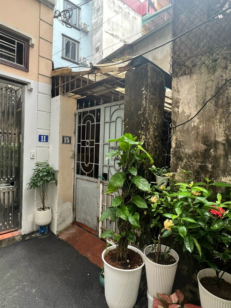 Bán nhà Chùa Láng - diện tích 54.4m2 1 tầng - Đầu tư xây chung cư mini - giá 5,8 tỷ