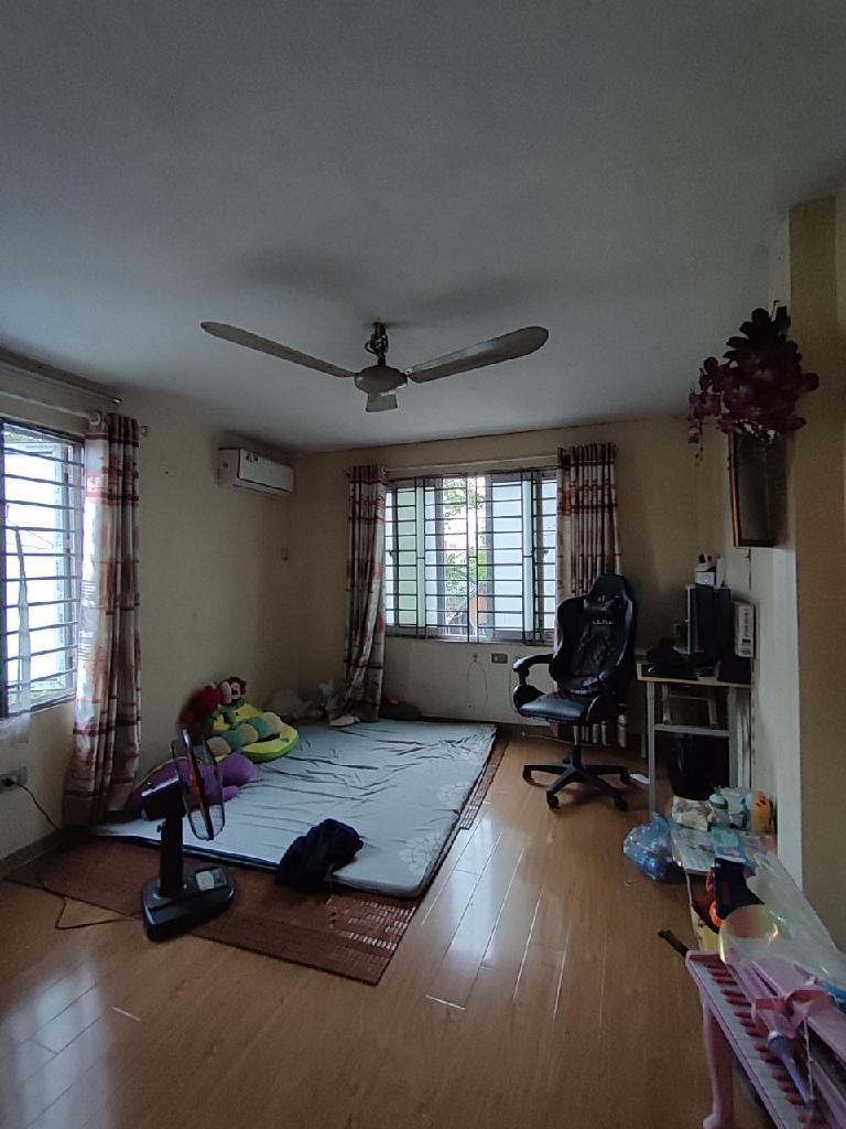 Bán nhà Định Công hạ - diện tích 24m2 5 tầng - Lô góc, 1 mặt phố, 1 mặt ngõ ô tô - giá 3,2 tỷ