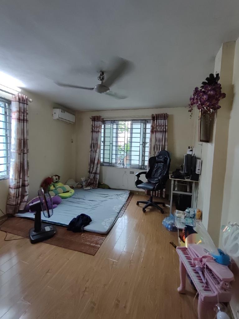 Bán nhà Định Công hạ - diện tích 24m2 5 tầng - Lô góc, 1 mặt phố, 1 mặt ngõ ô tô - giá 3,2 tỷ