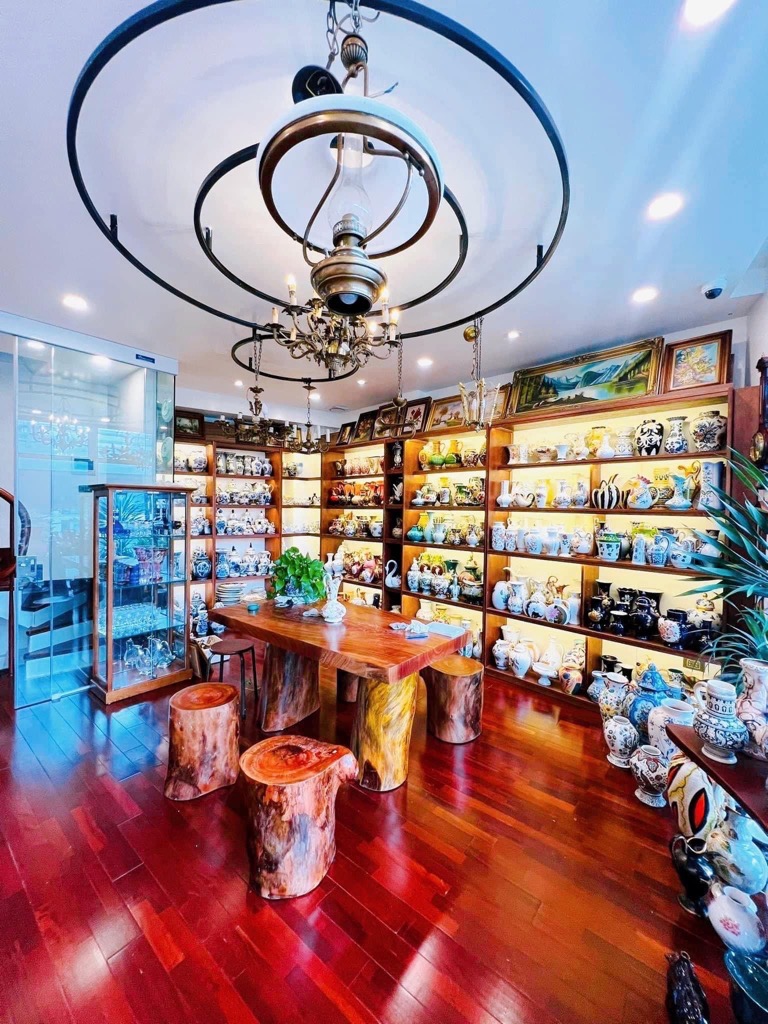 Bán nhà Minh Khai - diện tích 34,2m2 5 tầng - Lô góc - giá 23,5 tỷ