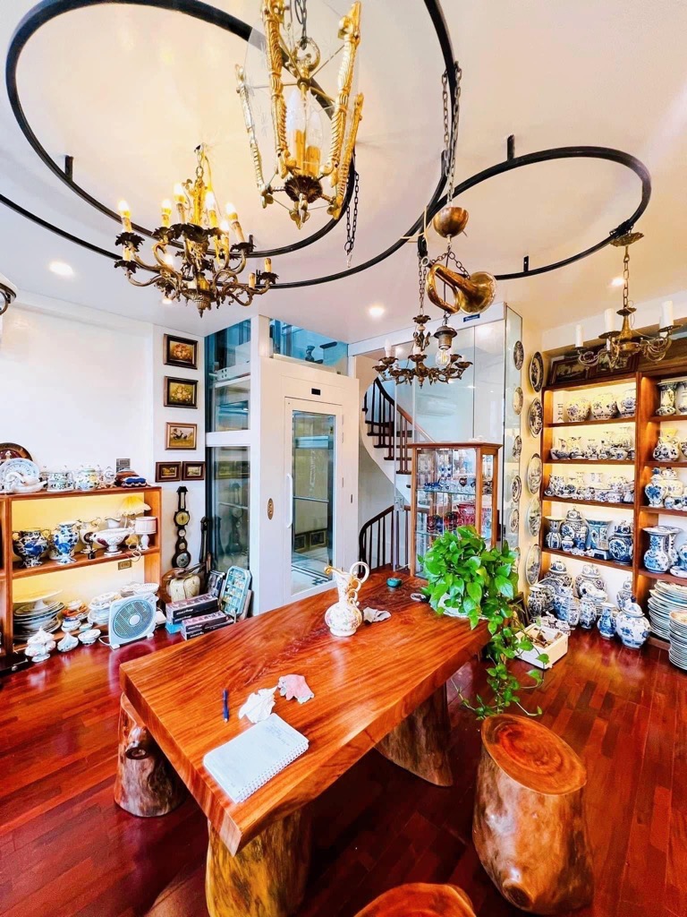 Bán nhà Minh Khai - diện tích 34,2m2 5 tầng - Lô góc - giá 23,5 tỷ