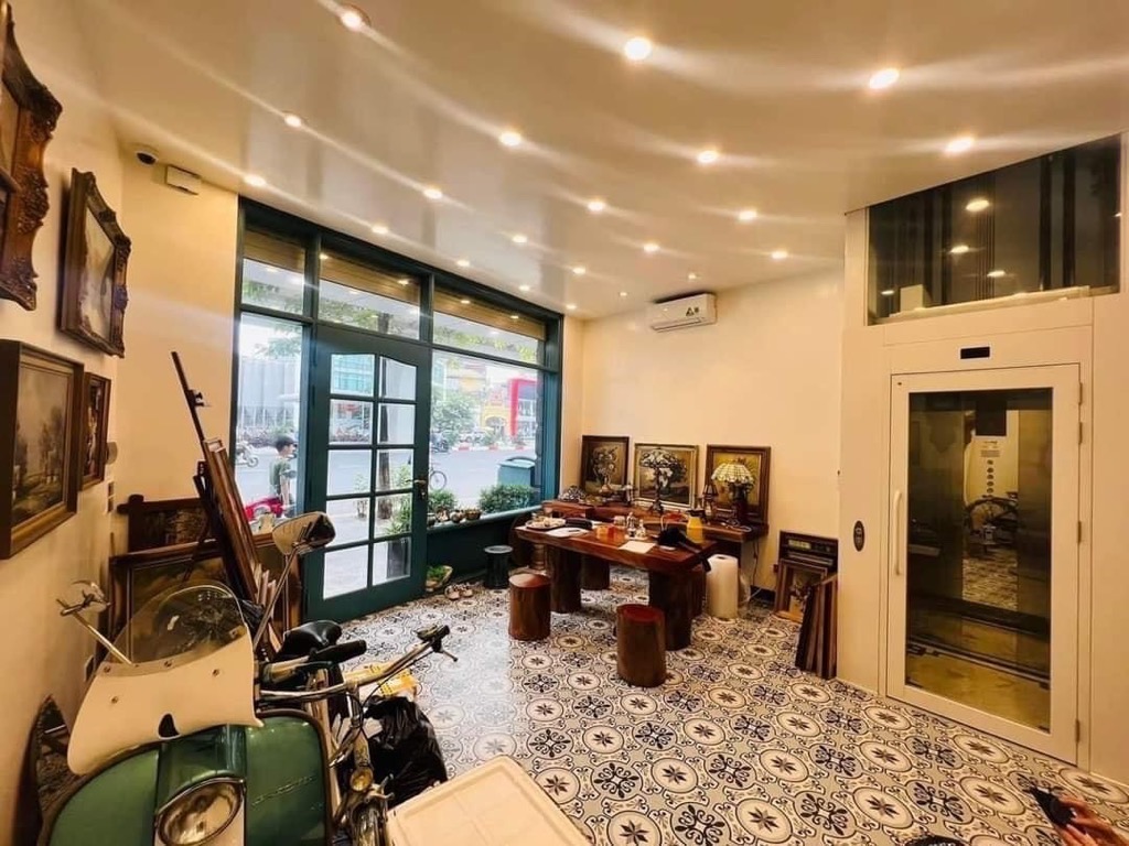 Bán nhà Minh Khai - diện tích 34,2m2 5 tầng - Lô góc - giá 23,5 tỷ