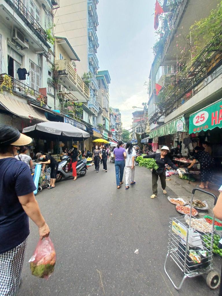 Bán nhà Ngô Sỹ Liên - diện tích 68m2 1 tầng - Nhà bán nằm tại ngõ Chợ Ngô Sỹ Liên, khu vực kinh doanh giao thương sầm uất - giá 8,2 tỷ