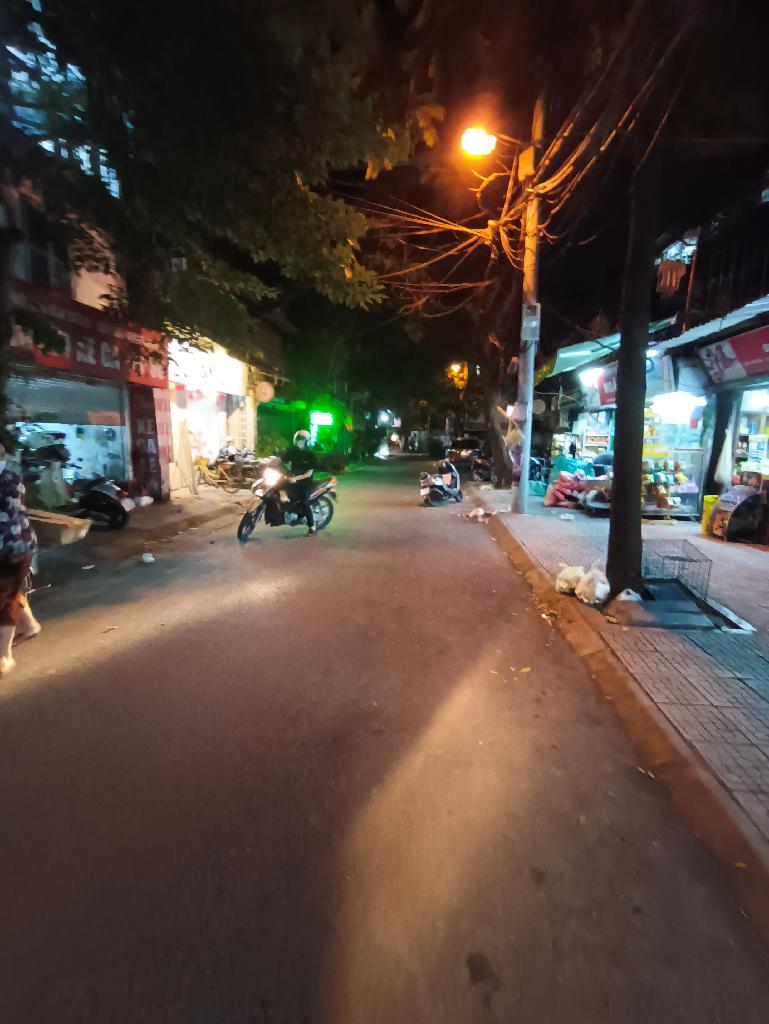 Bán nhà tạ Quang bửu - diện tích 90m2 1 tầng - Ô tô vào nhà - giá 12,8 tỷ