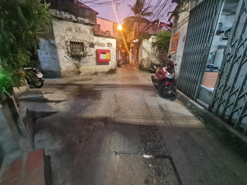 Bán nhà Văn Chương - diện tích 30,9m2 3 tầng - Ô tô đỗ cửa - giá 6,7 tỷ