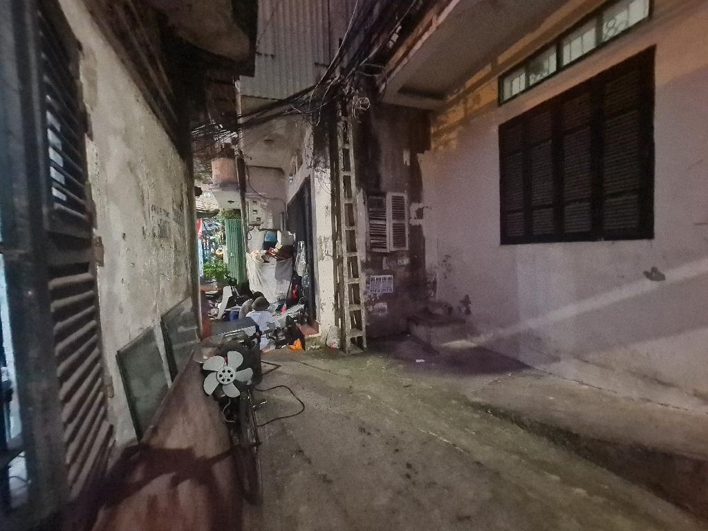 Bán nhà Văn Chương - diện tích 30,9m2 3 tầng - Ô tô đỗ cửa - giá 6,7 tỷ