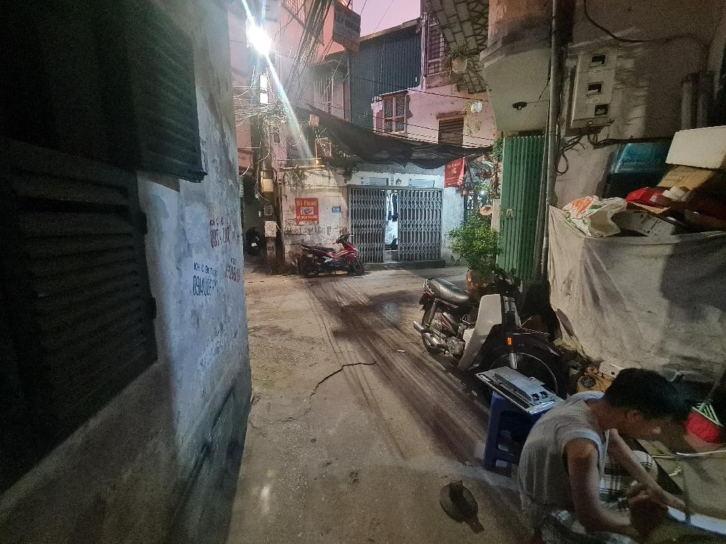 Bán nhà Văn Chương - diện tích 30,9m2 3 tầng - Ô tô đỗ cửa - giá 6,7 tỷ