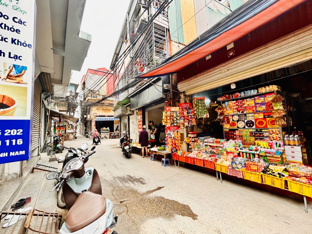 Bán nhà Lĩnh Nam - diện tích 30m2 2 tầng - Ô TÔ QUA NHÀ - giá 3,2 tỷ