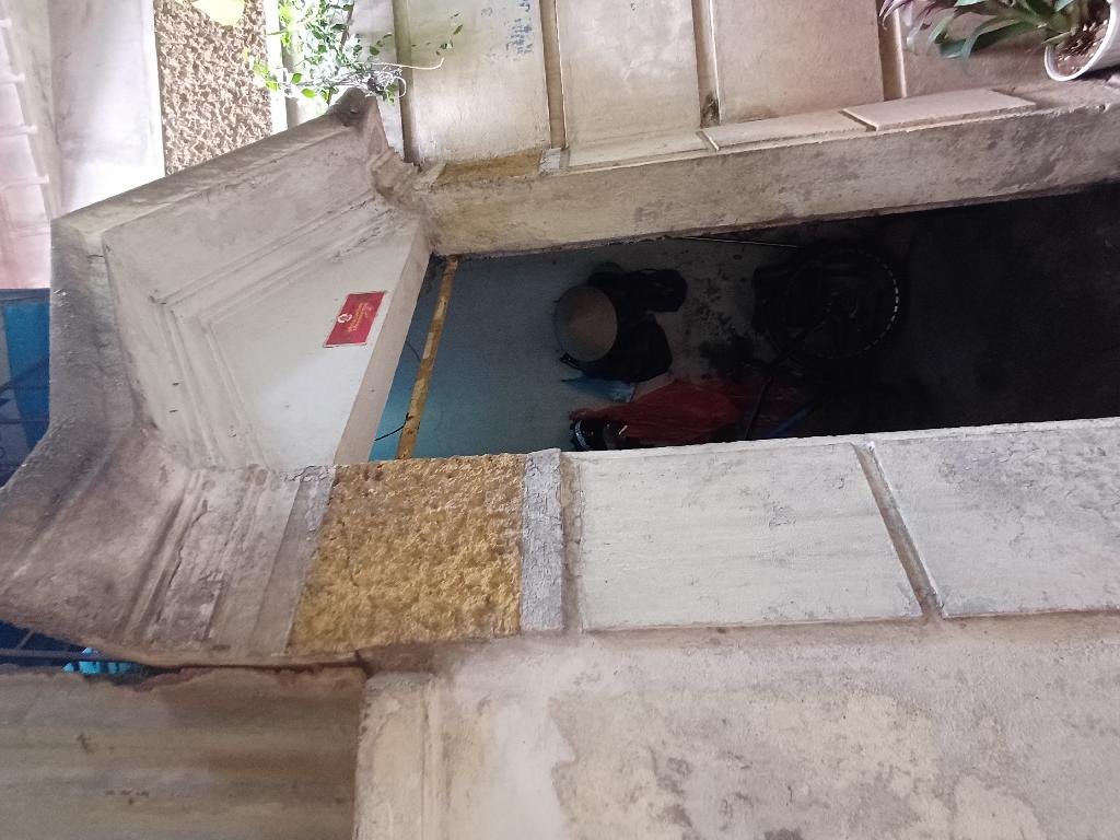 Bán nhà Tôn Đức Thắng - diện tích 35m2 2 tầng - Ngõ Thông - giá 7,35 tỷ