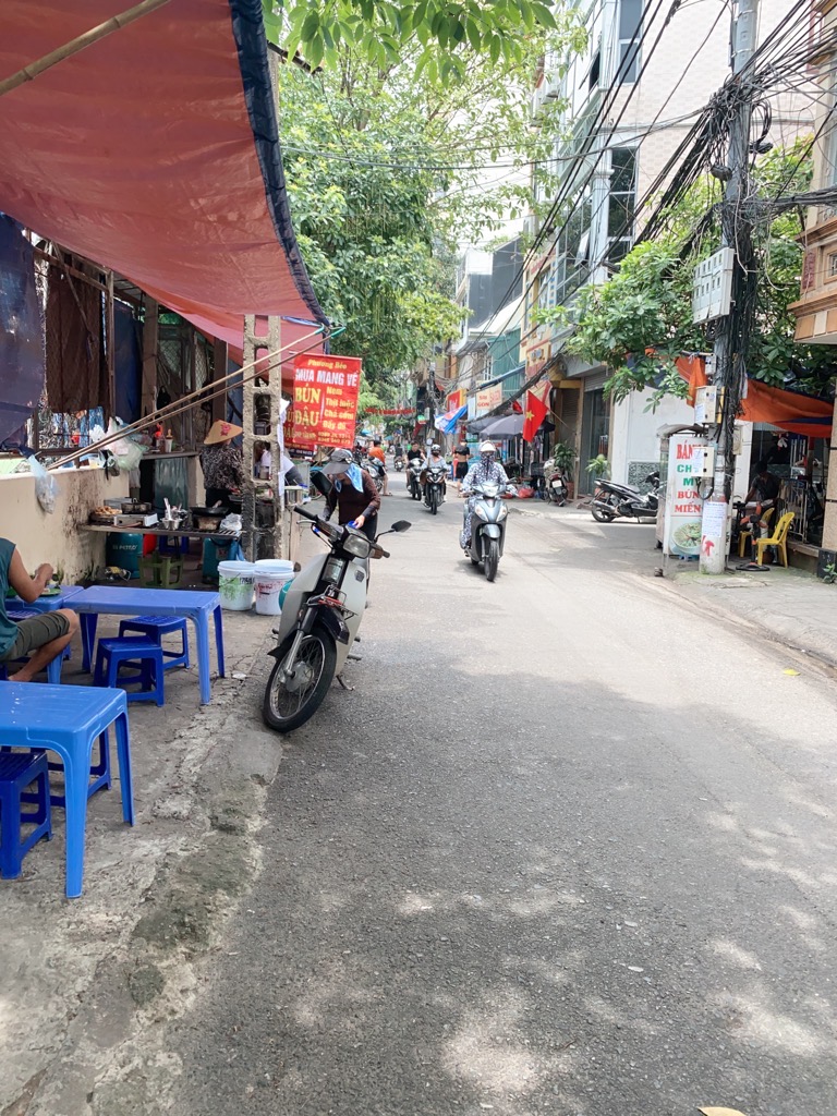 Bán nhà Tân Mai - diện tích 34.8m2 2 tầng - Mặt phố kinh doanh sầm uất - giá 12,8 tỷ