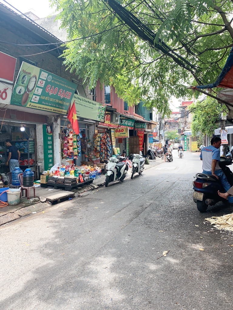 Bán nhà Tân Mai - diện tích 34.8m2 2 tầng - Mặt phố kinh doanh sầm uất - giá 12,8 tỷ