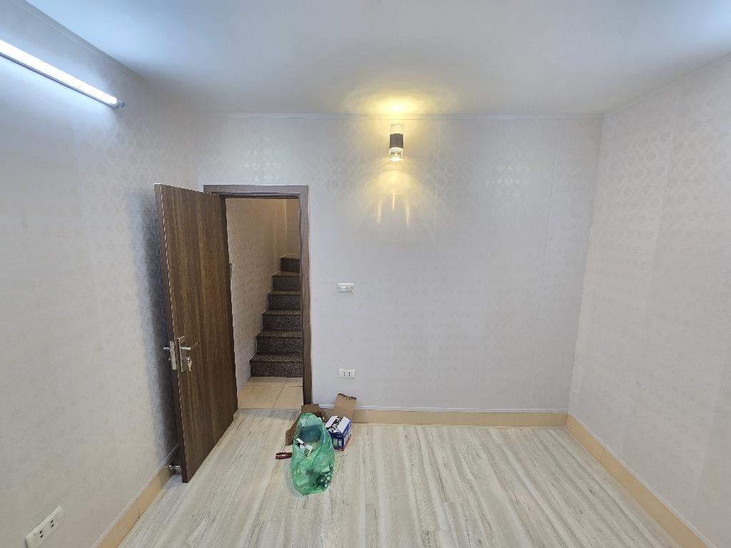 Bán nhà Chùa Bộc - diện tích 15m2 6 tầng - Ô tô sát nhà - giá 7 tỷ