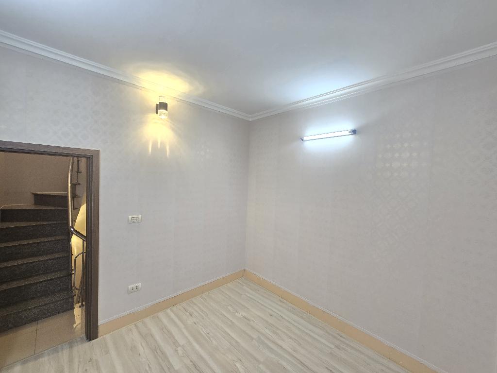 Bán nhà Chùa Bộc - diện tích 15m2 6 tầng - Ô tô sát nhà - giá 7 tỷ