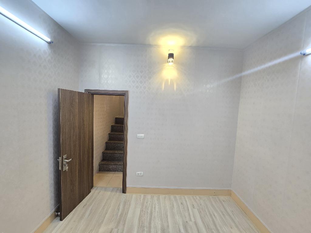 Bán nhà Chùa Bộc - diện tích 15m2 6 tầng - Ô tô sát nhà - giá 7 tỷ