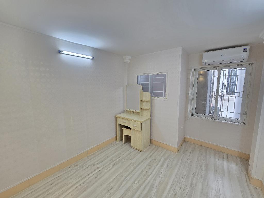 Bán nhà Chùa Bộc - diện tích 15m2 6 tầng - Ô tô sát nhà - giá 7 tỷ