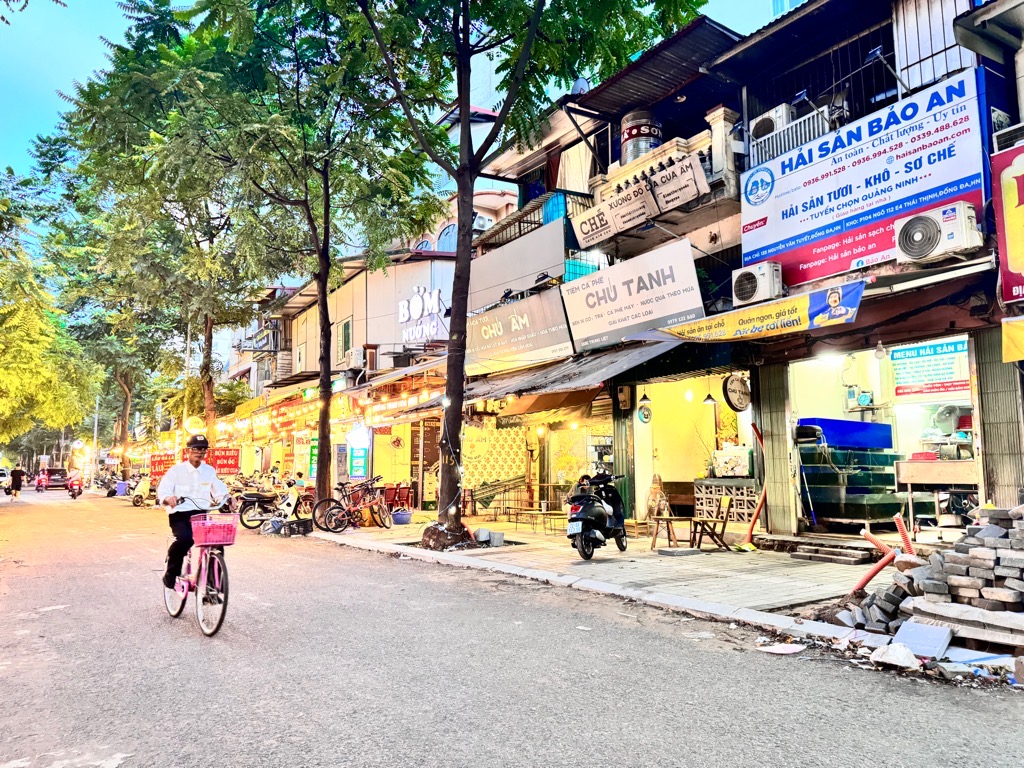 Bán nhà Nguyễn Văn Tuyết - diện tích 74m2 2 tầng - Mặt phố ẩm thực trung tâm Đống Đa - giá 17 tỷ