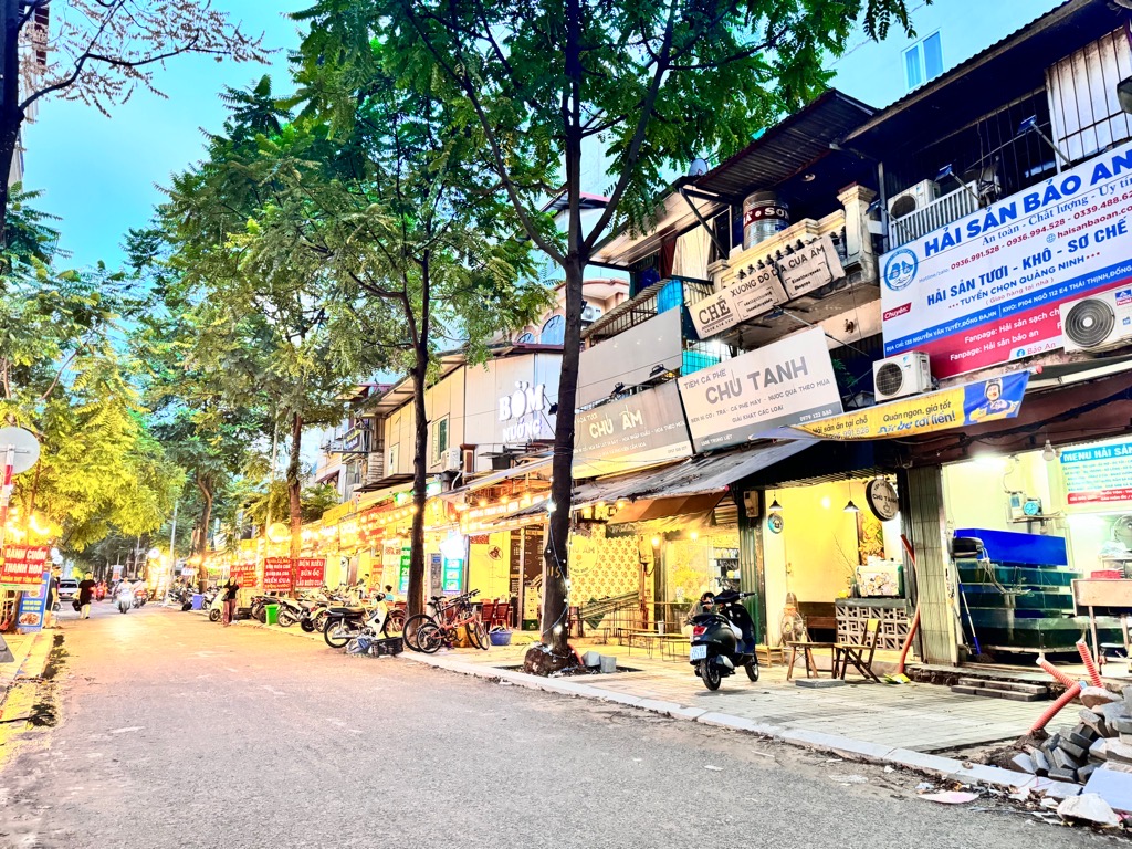 Bán nhà Nguyễn Văn Tuyết - diện tích 74m2 2 tầng - Mặt phố ẩm thực trung tâm Đống Đa - giá 17 tỷ