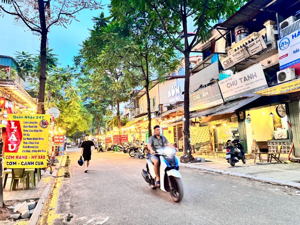 Bán nhà Nguyễn Văn Tuyết - diện tích 74m2 2 tầng - Mặt phố ẩm thực trung tâm Đống Đa - giá 17 tỷ