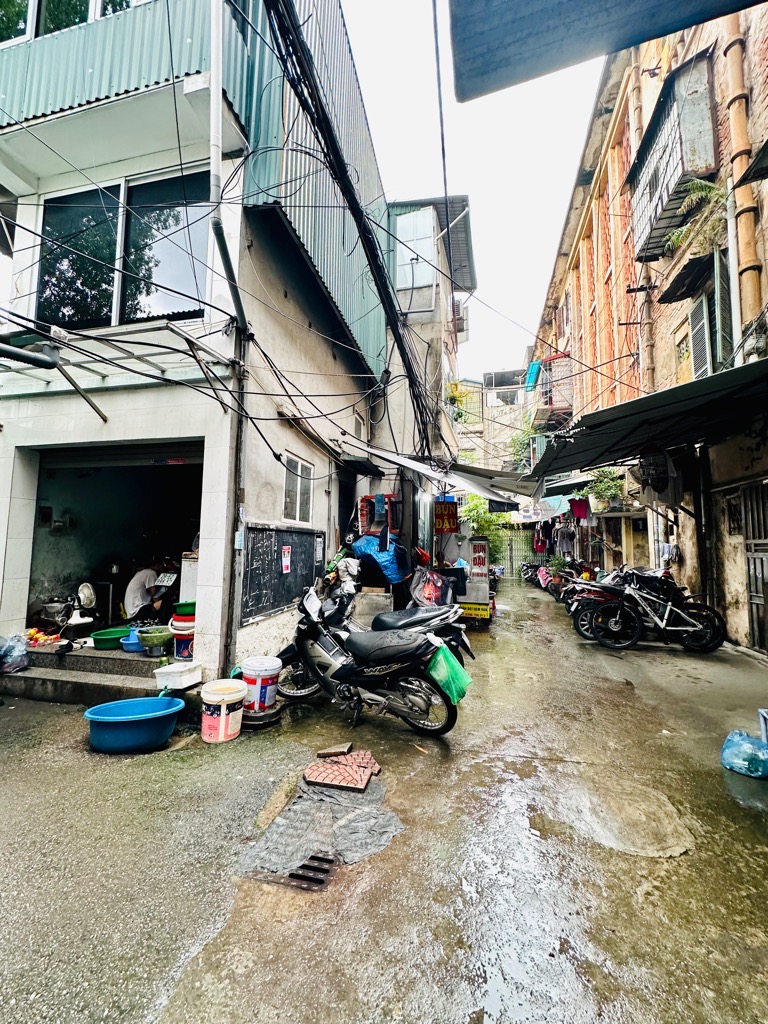 Bán nhà Hồ Đắc Di - diện tích 13m2 2 tầng - Ô TÔ ĐỖ CỬA - giá 2,28 tỷ