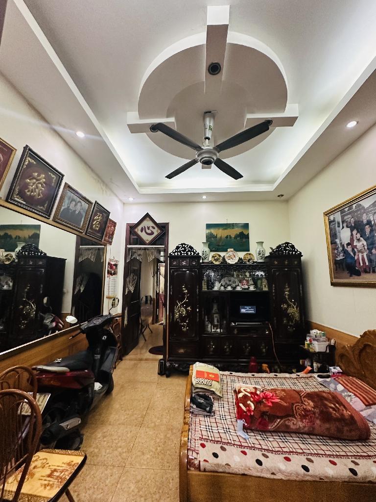 Bán nhà Trịnh Đình Cửu - diện tích 60m2 3 tầng - ô tô qua nhà - giá 13 tỷ