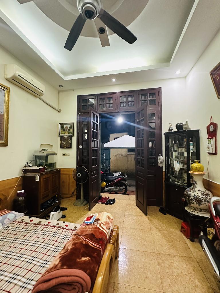 Bán nhà Trịnh Đình Cửu - diện tích 60m2 3 tầng - ô tô qua nhà - giá 13 tỷ