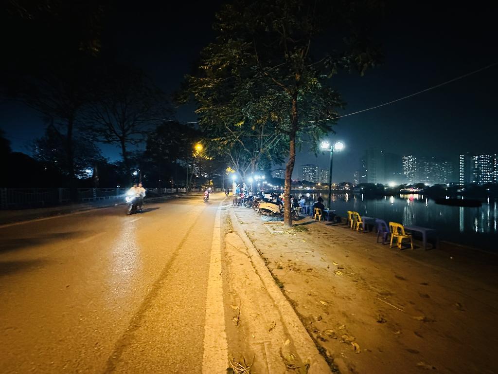 Bán nhà Trịnh Đình Cửu - diện tích 60m2 3 tầng - ô tô qua nhà - giá 13 tỷ