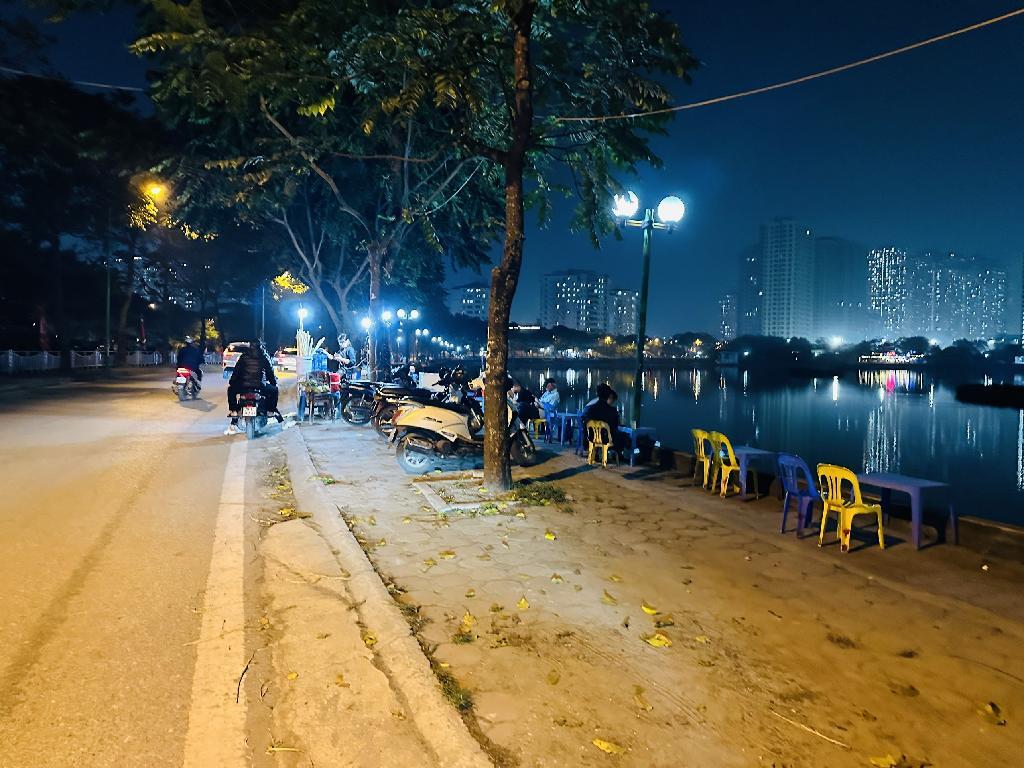 Bán nhà Trịnh Đình Cửu - diện tích 60m2 3 tầng - ô tô qua nhà - giá 13 tỷ