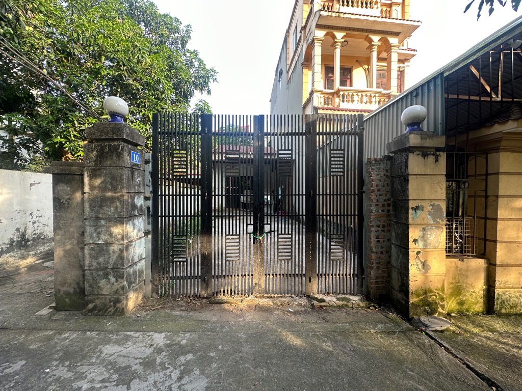 Bán nhà trong ngõ phố Hoa Lâm 141m2 x 1 tầng, Q. Long Biên – Giá 12 tỷ