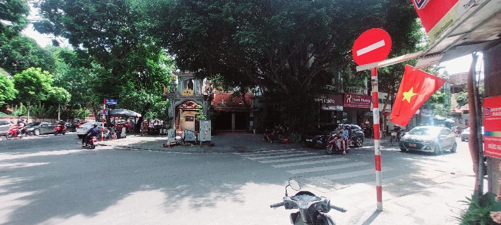 Bán nhà Nguyễn Khuyến - diện tích 48.7m2 2 tầng - Mặt phố cổ, kinh doanh sầm uất - giá 21 tỷ