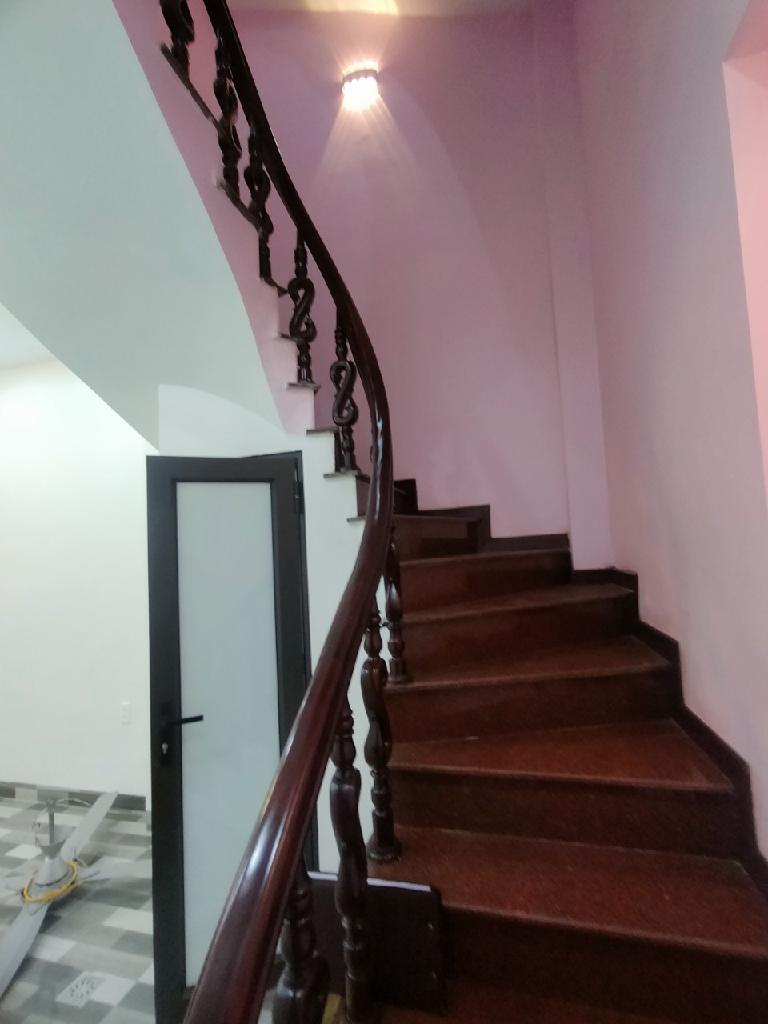 Bán nhà Quốc Tử Giám - diện tích 33m2 6 tầng - Mặt phố vỉa hè đá bóng, kinh doanh đỉnh - giá 22,5 tỷ