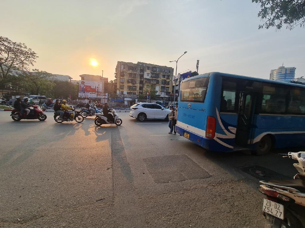 Bán nhà Giải Phóng - diện tích 33m2 3 tầng - Mặt phố kinh doanh sầm uất - giá 14 tỷ