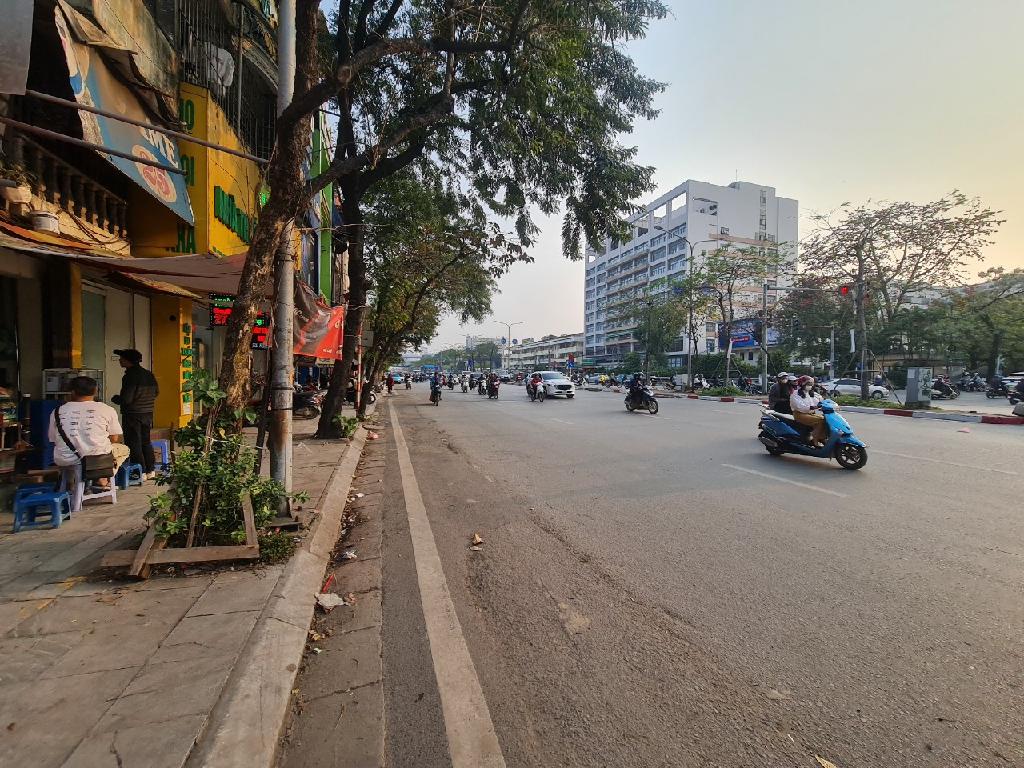 Bán nhà Giải Phóng - diện tích 33m2 3 tầng - Mặt phố kinh doanh sầm uất - giá 14 tỷ