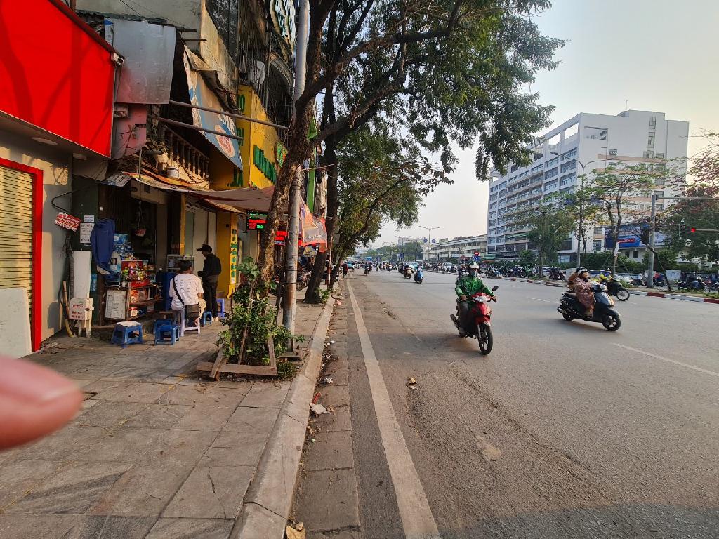 Bán nhà Giải Phóng - diện tích 33m2 3 tầng - Mặt phố kinh doanh sầm uất - giá 14 tỷ