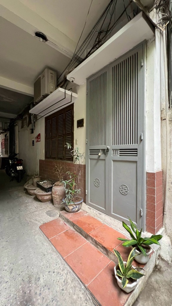 Bán nhà Nguyễn Khuyến - diện tích 29,3m2 1 tầng - Khu tập thể Tầng 1 đường sắt - giá 5,7 tỷ