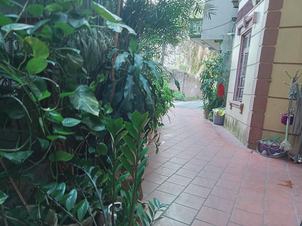 Bán nhà Lĩnh Nam - diện tích 81m2 6 tầng - Gần ô tô, lô góc - giá 20 tỷ