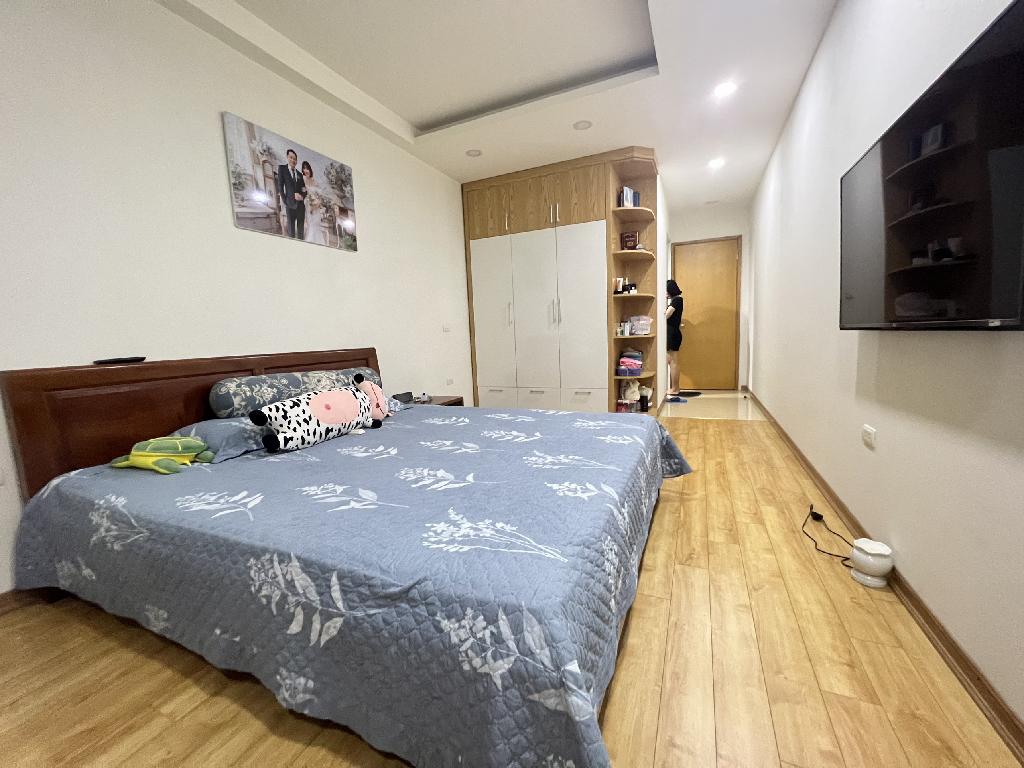 Bán nhà Định Công - diện tích 65m2 5 tầng - ô tô đỗ cửa - giá 11,8 tỷ