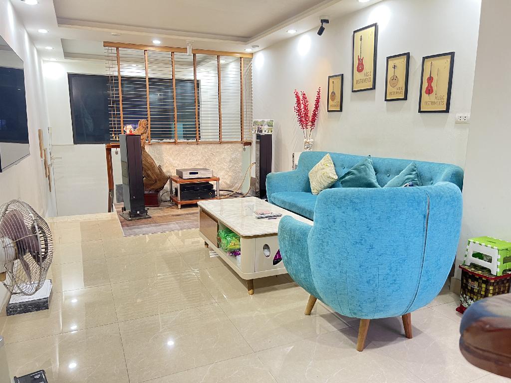 Bán nhà Định Công - diện tích 65m2 5 tầng - ô tô đỗ cửa - giá 11,8 tỷ