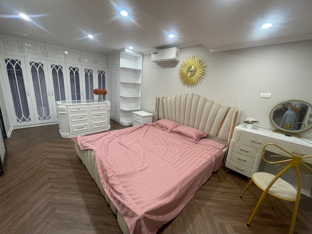 Bán nhà Lý Văn Phức - diện tích 36m2 2 tầng - Ô TÔ ĐỖ CHÂN CẦU THANG - giá 5,9 tỷ