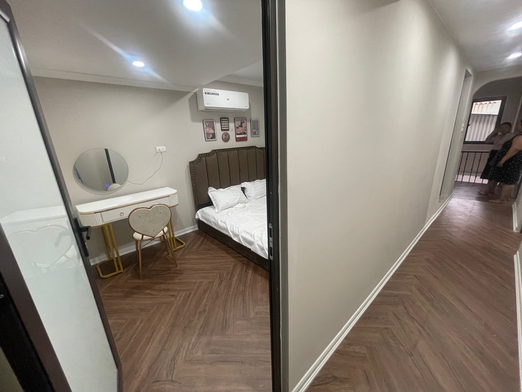 Bán nhà Lý Văn Phức - diện tích 36m2 2 tầng - Ô TÔ ĐỖ CHÂN CẦU THANG - giá 5,9 tỷ