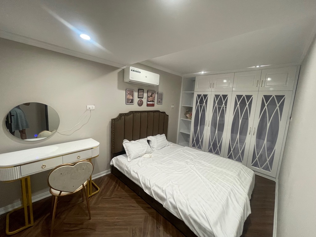 Bán nhà Lý Văn Phức - diện tích 36m2 2 tầng - Ô TÔ ĐỖ CHÂN CẦU THANG - giá 5,9 tỷ