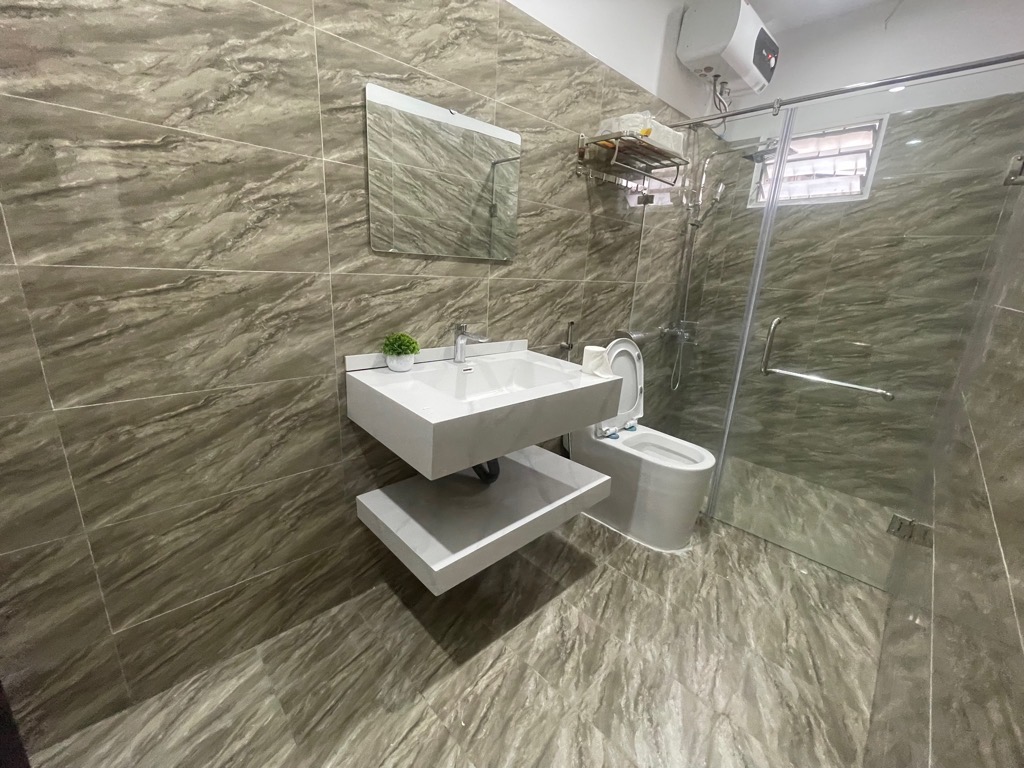 Bán nhà Lý Văn Phức - diện tích 36m2 2 tầng - Ô TÔ ĐỖ CHÂN CẦU THANG - giá 5,9 tỷ